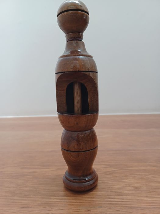 Arrolhador de Garrafas Manual em Madeira