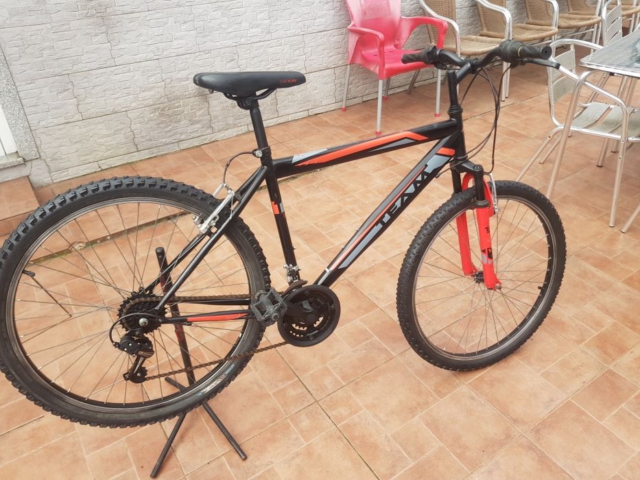 Bicicleta de adulto roda 26 nada a fazer pronta a rolar sem problemas