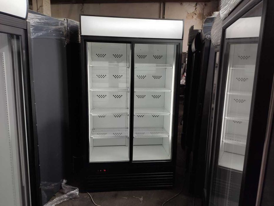 Холодильна шафа вітрина UBC Large Charcoal. Є асортимент. Гарний стан