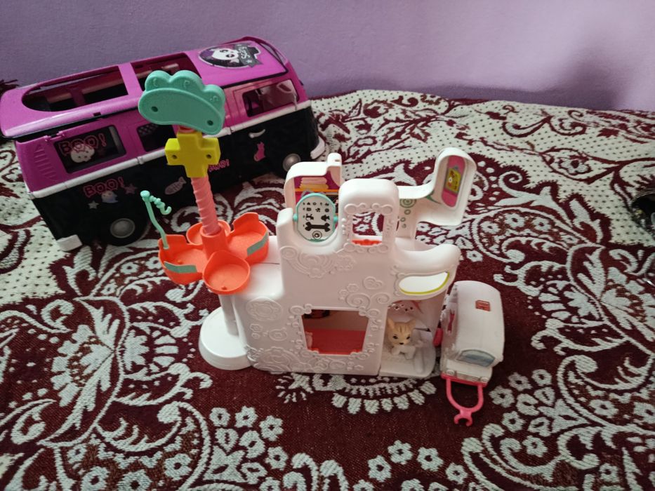 Centro veterinário com ambulância pet shop