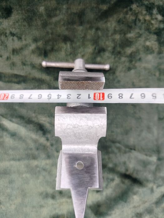 Тиски настольные мини.