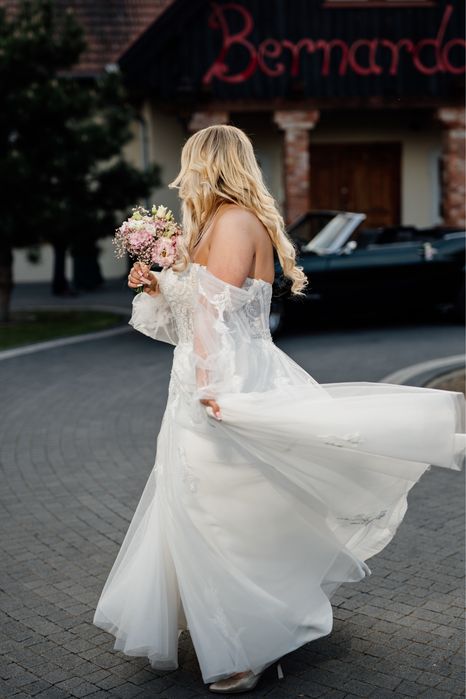 Suknia ślubna Maggie Sottero z rękawkami