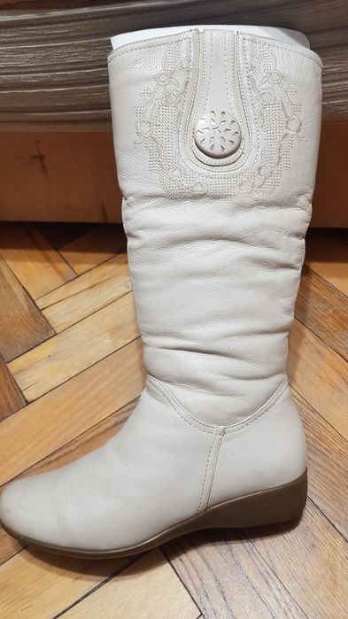 Женские зимние сапоги