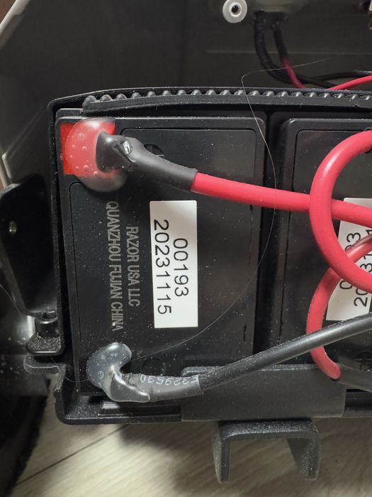 2 акумулятори 12v 7Ah Razor