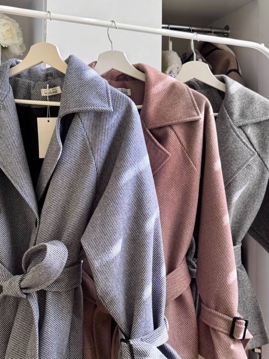 Жіноче модне пальто