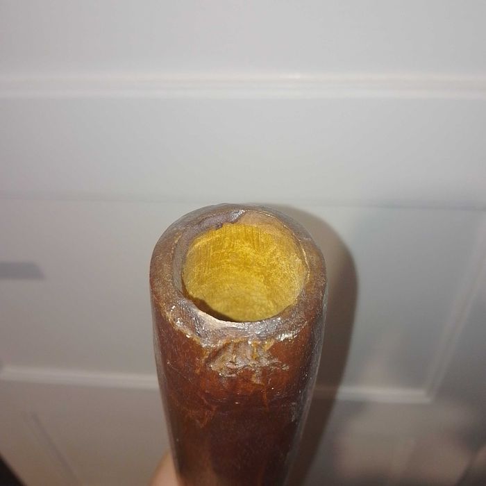 Didgeridoo, 130cm, de madeira, de origem desconhecida, adquirido 2008