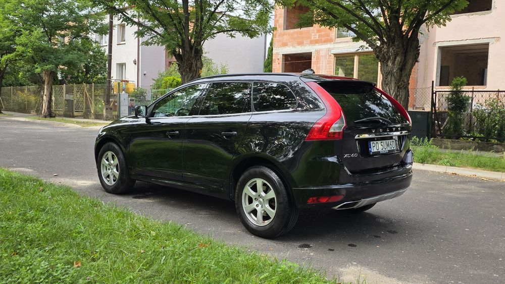 Volvo XC60 2015 rok Piękna Czerń