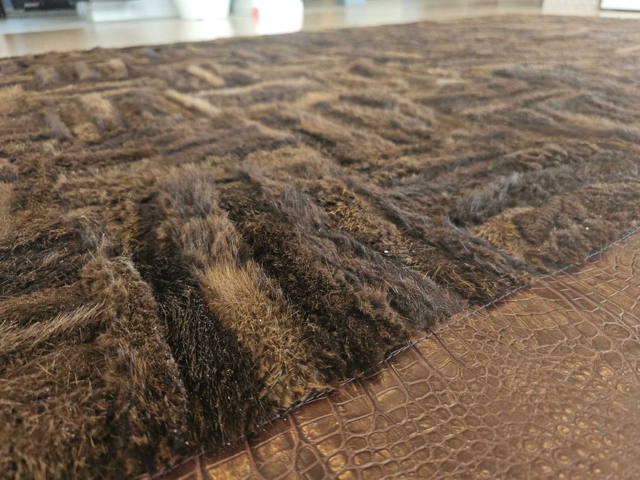 Эксклюзивный ковер из нутуральной кожи крокодила и меха нутрии/кролика