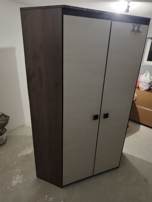 Oddam szafę rogową