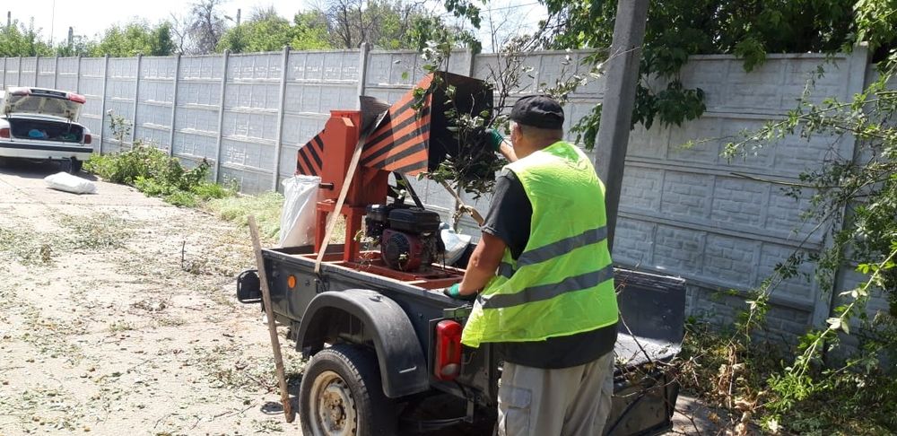 Дробілка гілок (подрібнювач) розпиловка Дерев,кущів