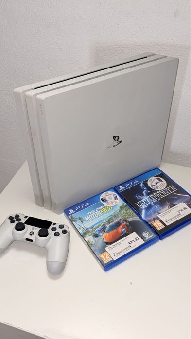 PlayStation 4 Pro 1TB branco + comando e jogos, como novo