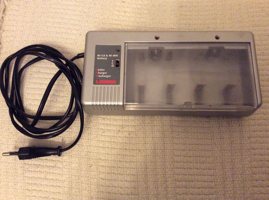 Ładowarka do akumulatorów Uniross