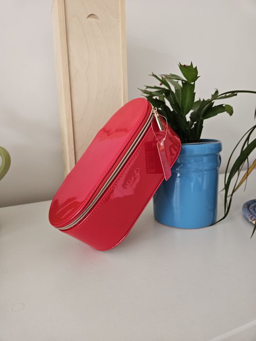 Kosmetyczka kiko różowa lakierkowa