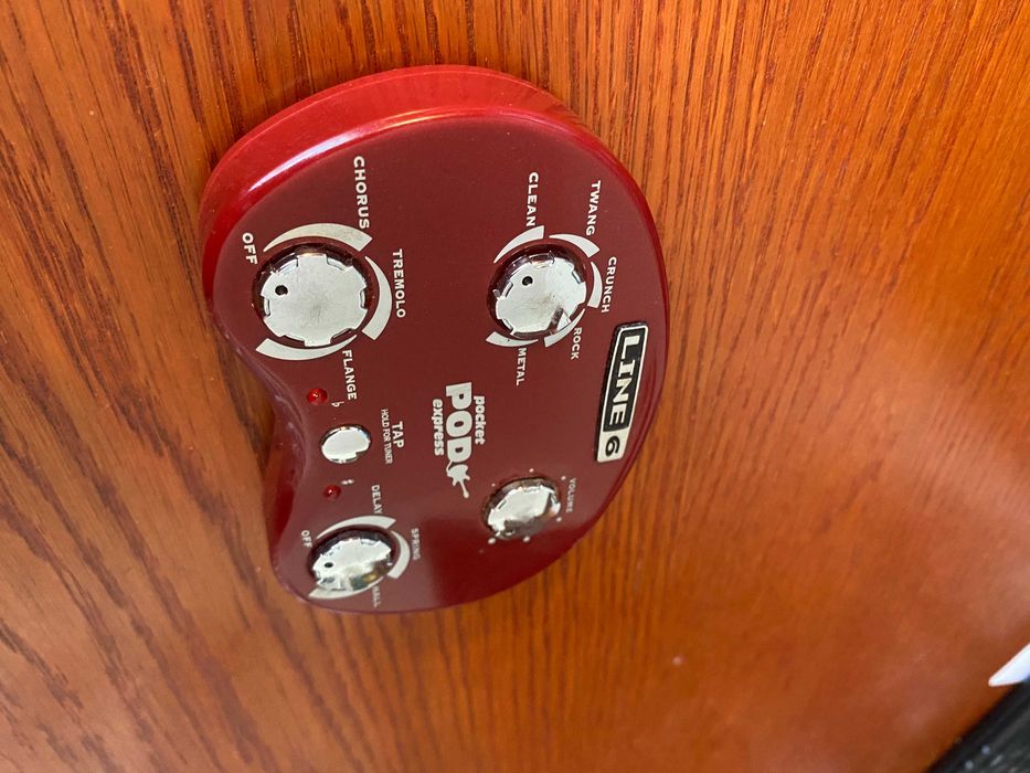 Line 6 Pocket POD Express — Processador portátil para guitarra