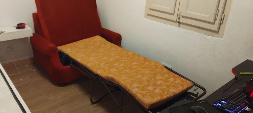 Sofa-cama vermelho