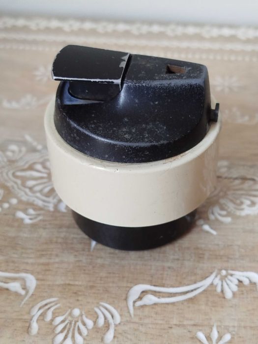 Antigo Isqueiro de Mesa "Ronson"
