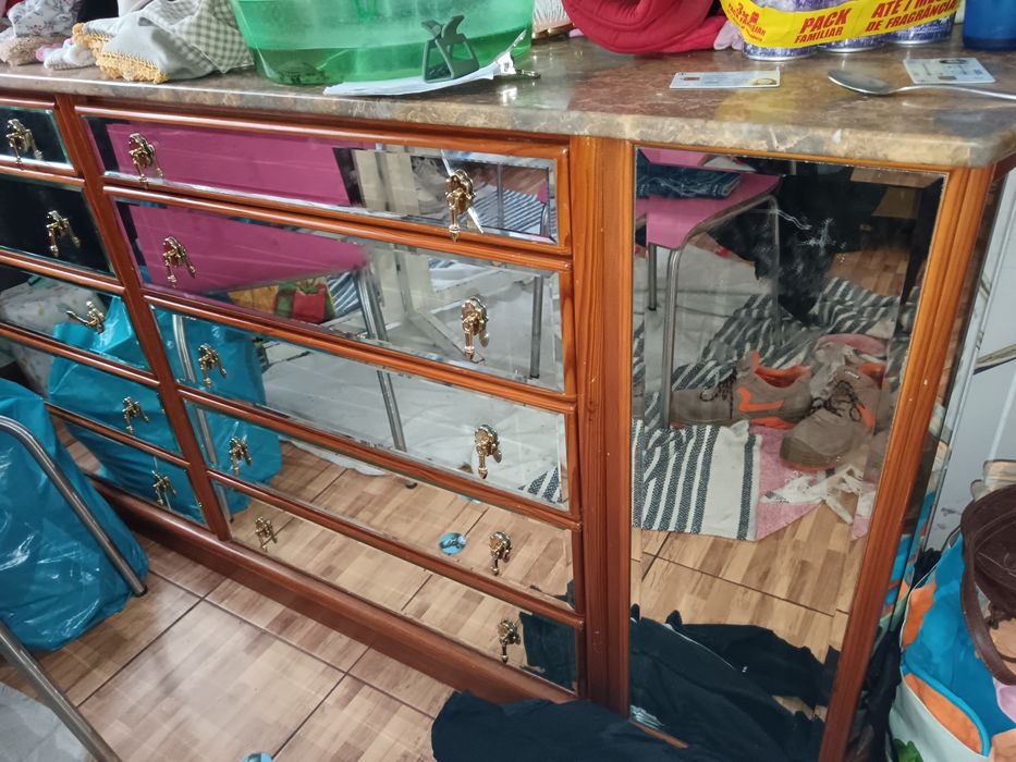 Cómoda com pedra mármore