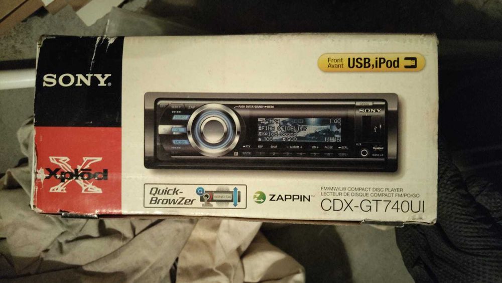 Radio e colunas Sony