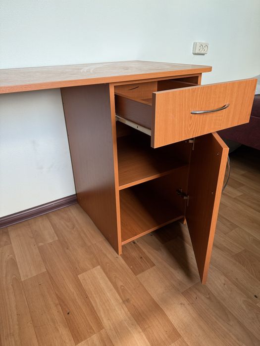 Стіл письмовий компьютерний парта з шафкою