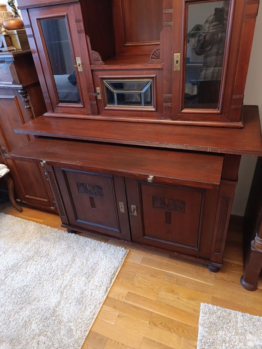 Stary kredens przedwojenny