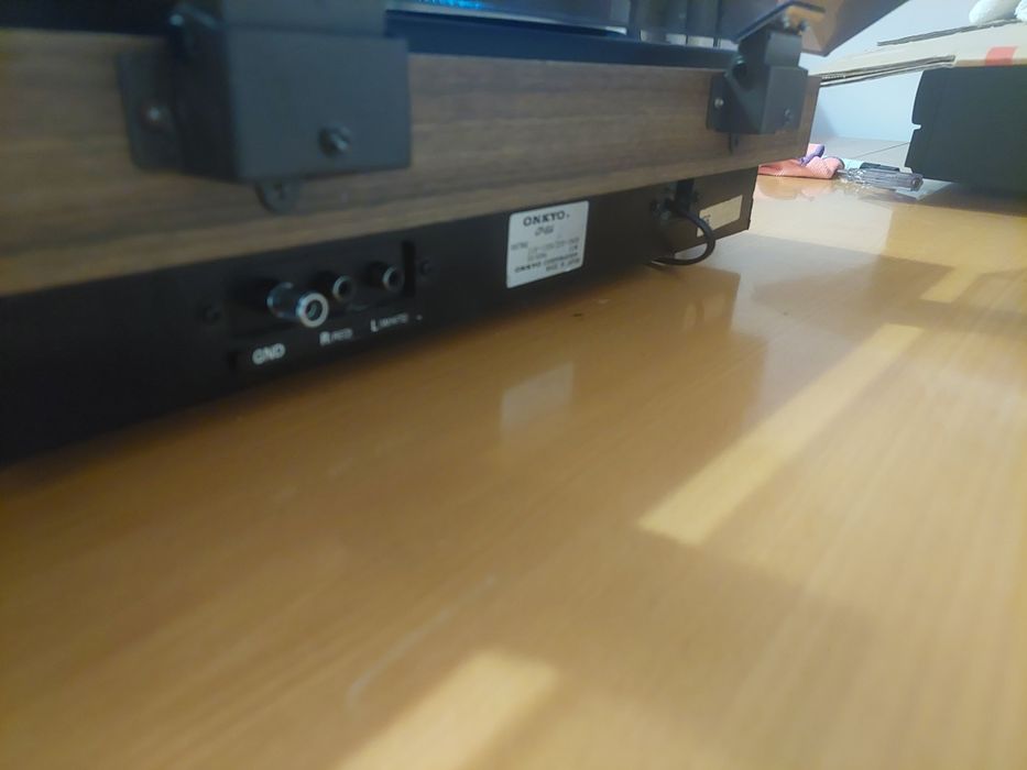 Gira discos Onkyo CP-60A