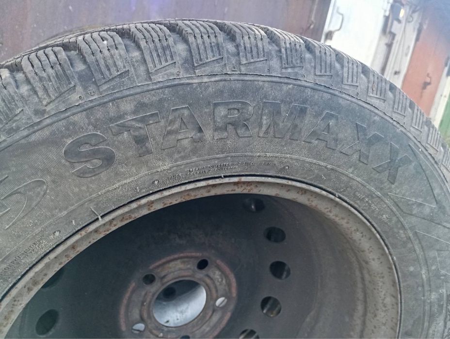Шини Starmaxx 215/65 R16,зимові