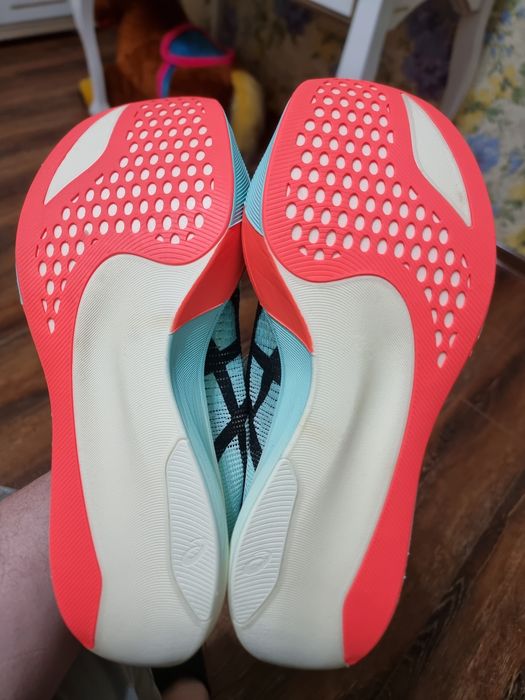 Оригінал 100% Кросівки Asics Metaspeed Sky Paris  EURO 44.5