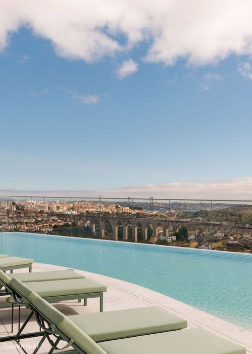 Apartamento T4 + 1 com piscina, Nova Campolide, Lisboa