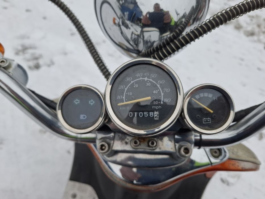 Skuter retro elektryczny