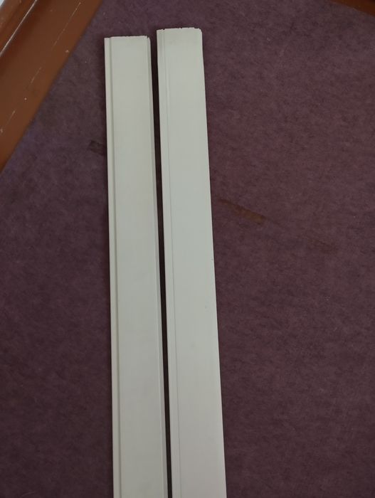 Пластик білий, залишки.