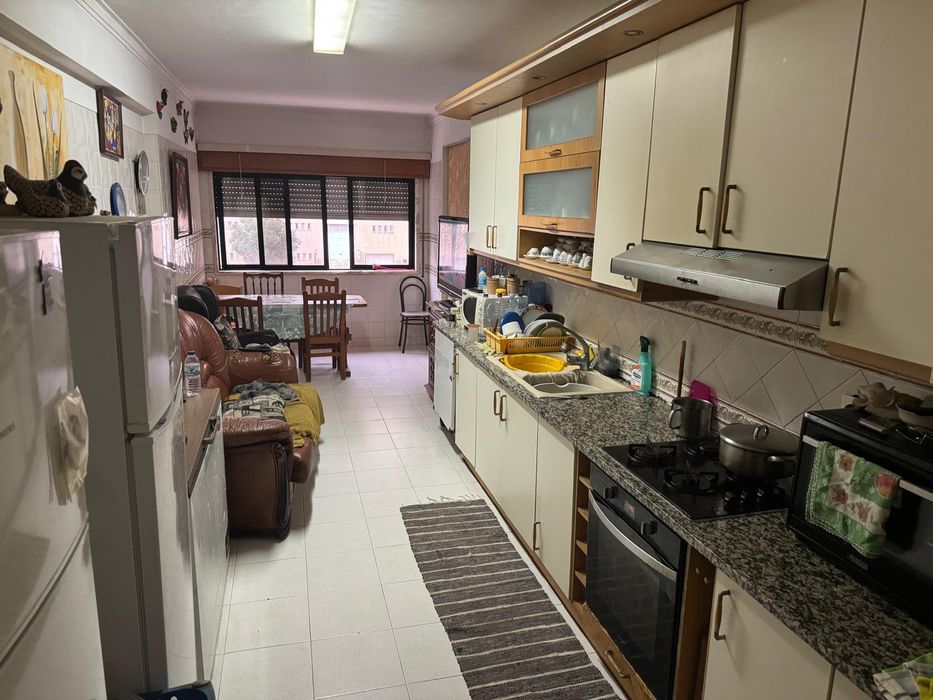 Quarto para Alugar – Póvoa de Santa Iria (Despesas Incluídas)