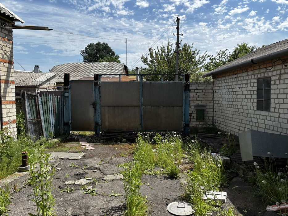 Продам полдома пл. 93м2 в центре пос. Хорошево (20 км от центра Харькова)
