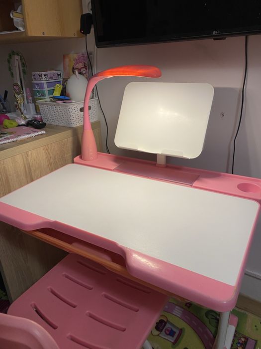 Стіл дитячий для дівчинки