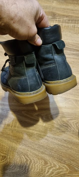 Зимние, кожаные, теплые ботинки.