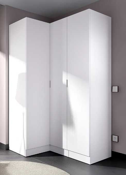 Roupeiro de canto com 3 portas