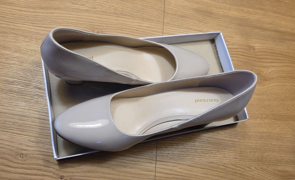 Buty na obcasie rozmiar 41