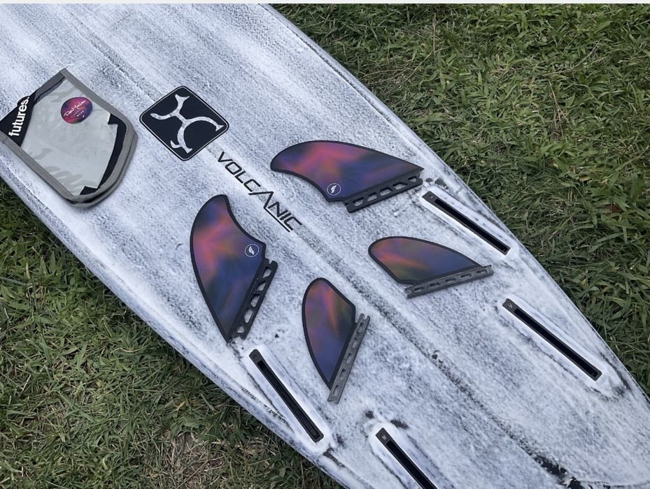 Prancha de Surf Fire wire 7” Fish nova com quilhas