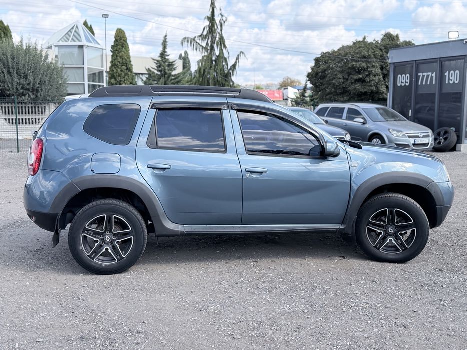 Renault Duster 2011 р 1.6 газ бензин