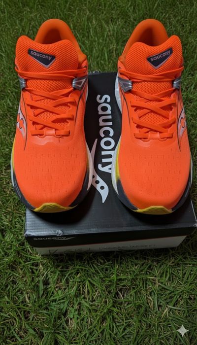 Saucony Triumph 22, Розмір 42,44 бігові кросівки.