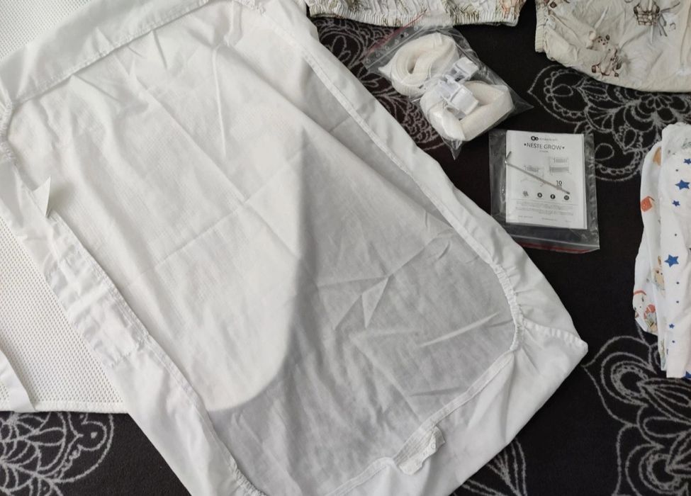 Łóżeczko dostawne Kinderkraft Neste Grow z dodatkami.