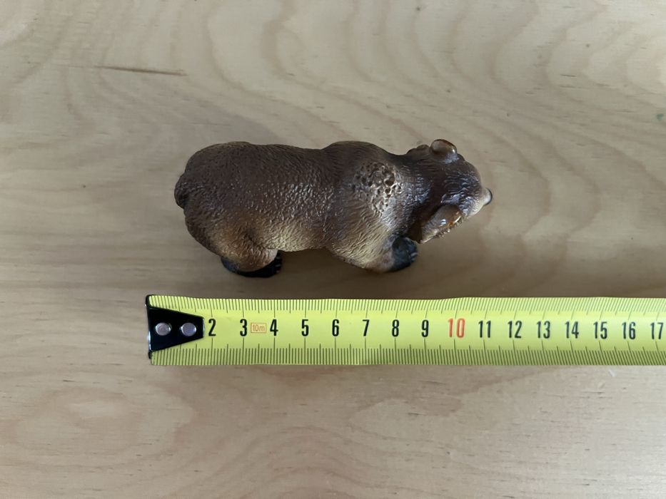 Фігурка бурий ведмідь