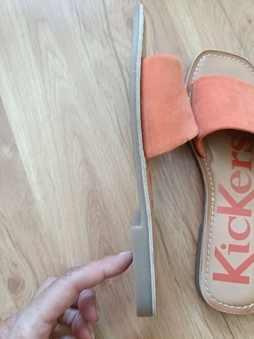 Klapki nowe kickers