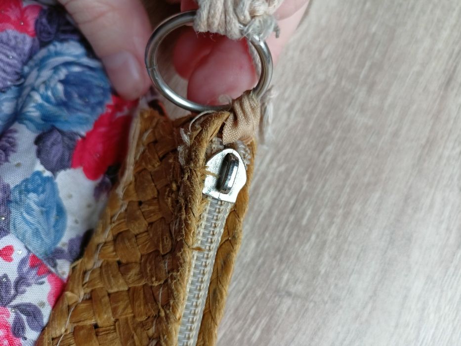 Torebka w kwiatki materiałowa na ramię