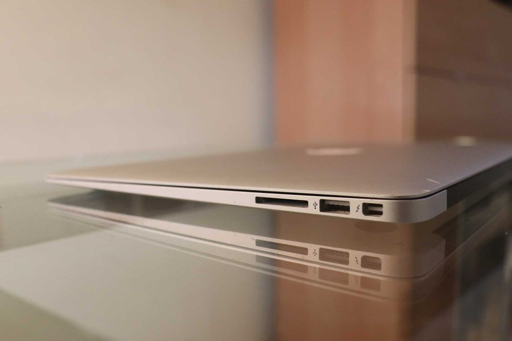 MacBook Air 13'' 2018 - Excelente Estado + Acessórios Originais