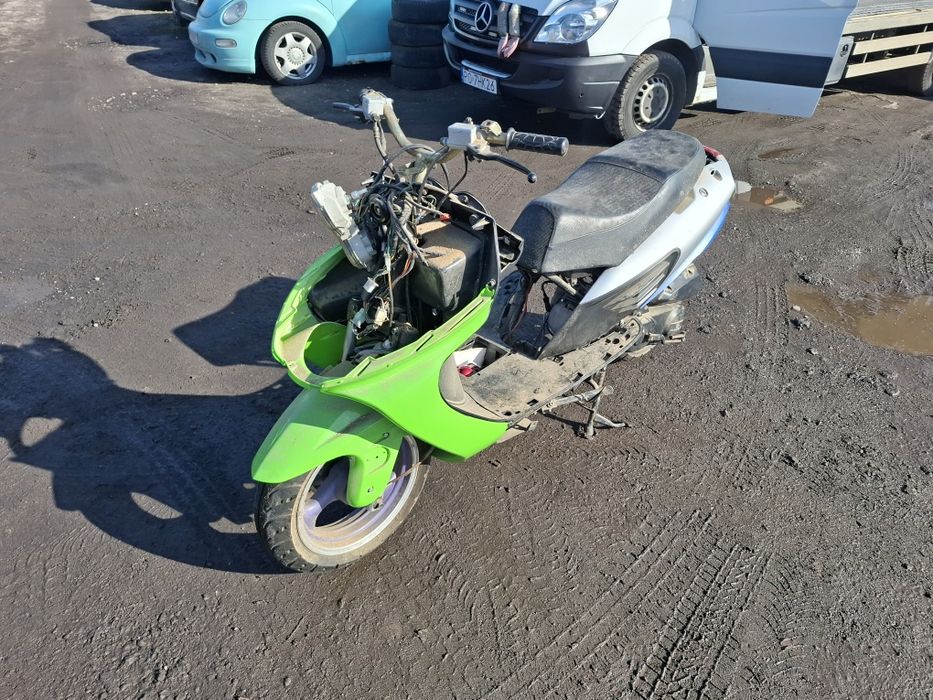 Skuter 49cm3 Venture moto bd50qt 15 silnik moretti 80cm3