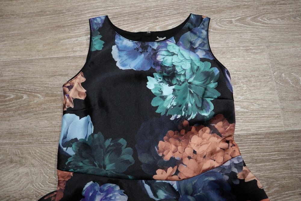 Святкова сукня next, на дівчинку 9-10-11 років