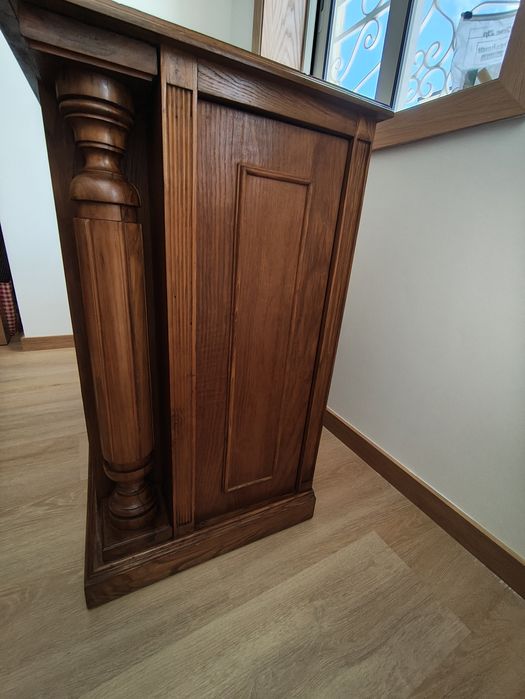 Móvel Bar. Madeira Castanho.