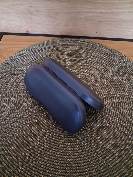 Etui twarde, futerał twardy na okulary