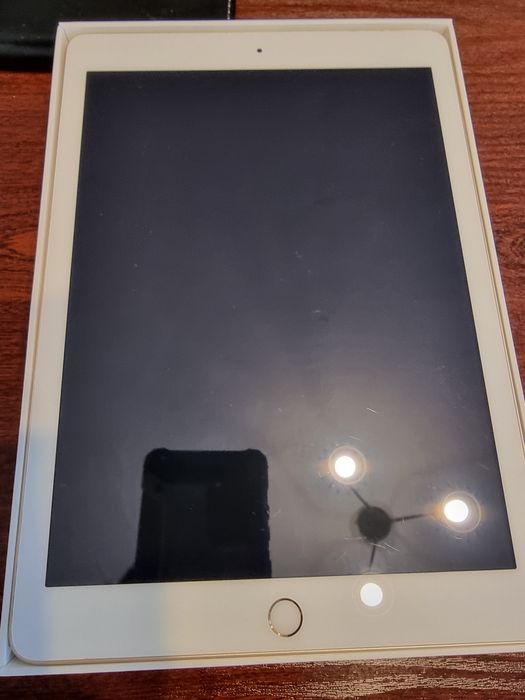 Apple IPad 5gen A1822 2GB/32GB Gold