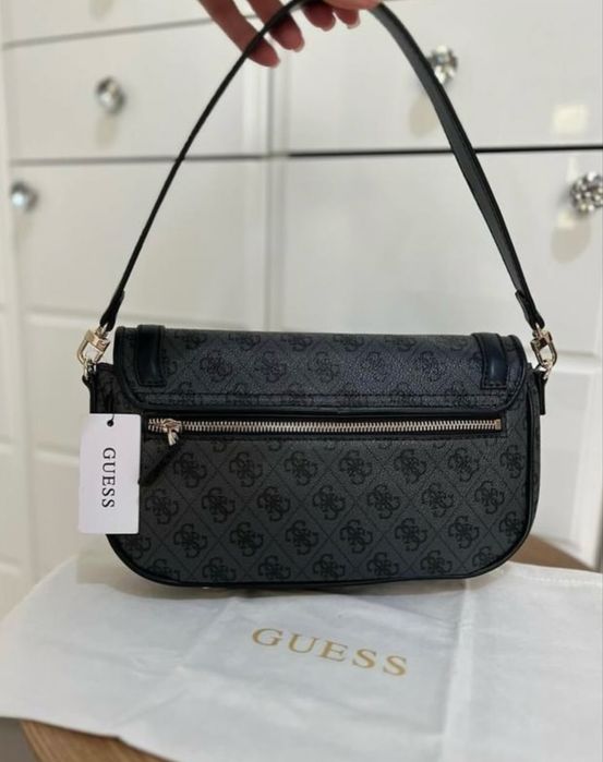 Сумка-багет Guess